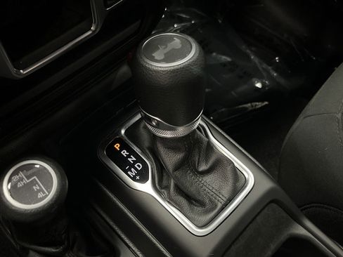 Used 2021 Jeep Wrangler Sport AWD/4WD image 19