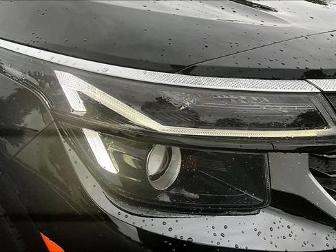 Certified 2024 Kia Seltos S FWD image 30