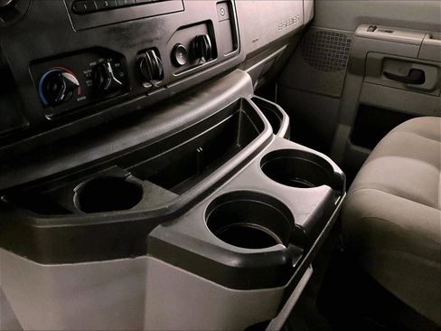 Used 2014 Ford E-250 and Econoline 250 w/ Power Group image 17