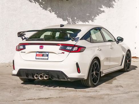 Used 2025 Honda Civic Type R image 7