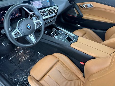Used 2025 BMW Z4 M40i w/ Premium Package RWD image 4