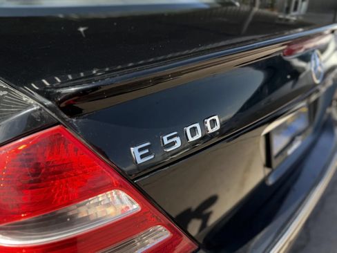 Used 2005 Mercedes-Benz E 500 Sedan image 36