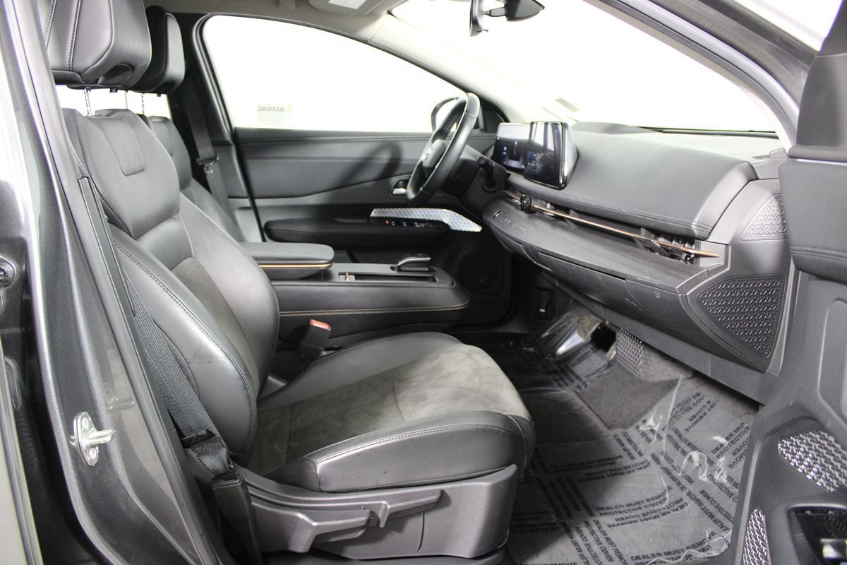 Used 2023 Nissan Ariya FWD image 17