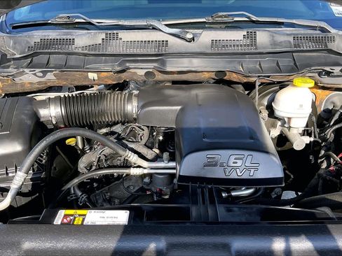 Used 2022 RAM 1500 Classic SLT w/ Trailer & Traction Group RWD image 31