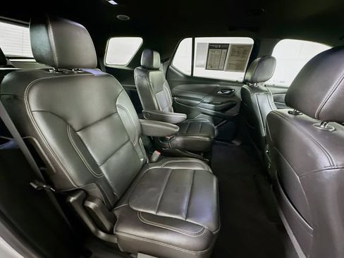Used 2022 Chevrolet Traverse LT AWD/4WD image 32