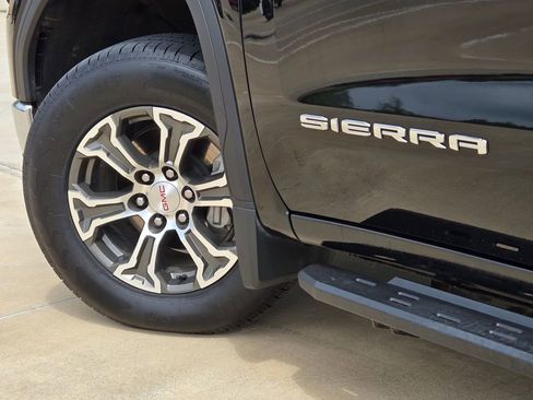 Used 2024 GMC Sierra 1500 SLT image 30