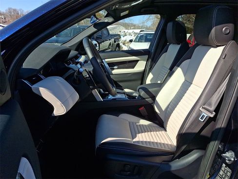 Used 2023 Land Rover Discovery Sport SE R-Dynamic image 14