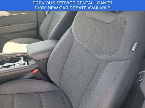 Used 2026 Ford Explorer Active RWD image 11