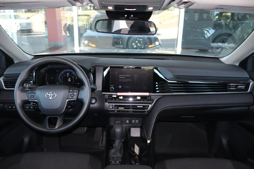 Used 2026 Toyota Camry LE FWD image 34