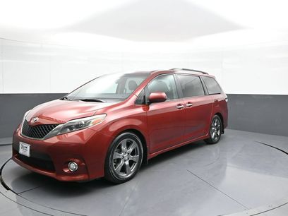 Used 2017 Toyota Sienna SE