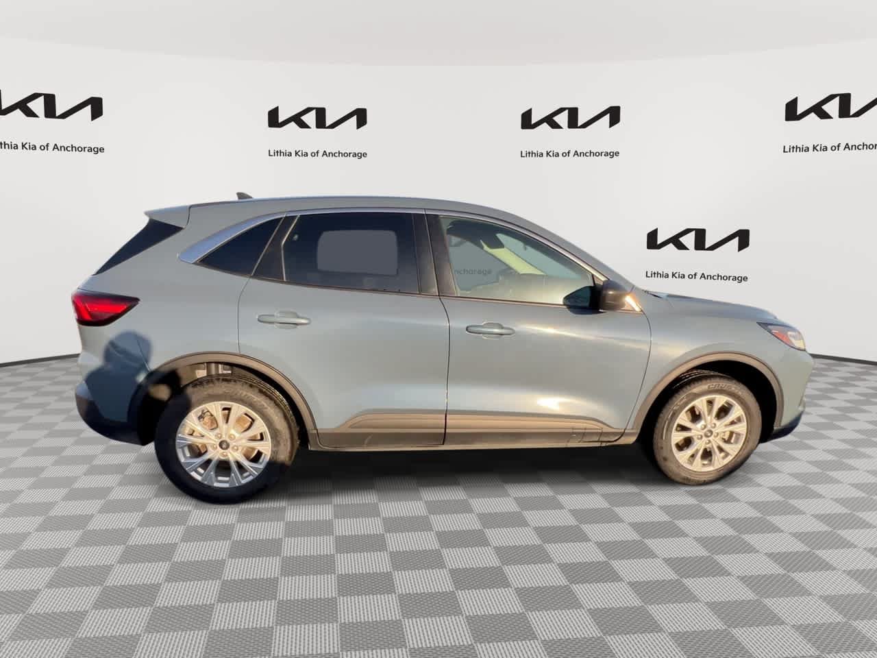 Used 2024 Ford Escape Active AWD/4WD image 9