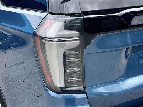 Used 2025 Chevrolet Tahoe Premier RWD image 28