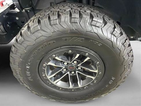 Used 2024 Jeep Wrangler Unlimited Rubicon w/ XTREMEE 35" Tire Package AWD/4WD image 12
