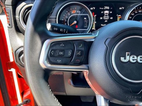 Used 2018 Jeep Wrangler Unlimited Sahara AWD/4WD image 18