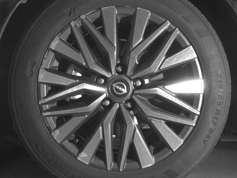 Used 2025 Nissan Altima 2.5 SV FWD image 12