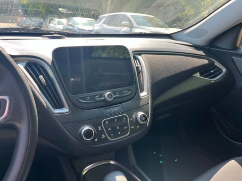 Used 2024 Chevrolet Malibu LT image 22