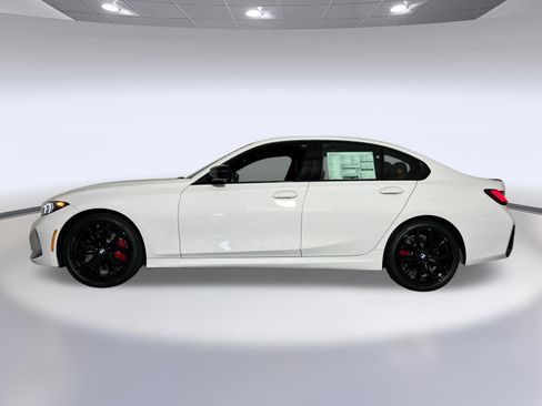 Used 2026 BMW 330i Sedan w/ M Sport Package RWD image 2