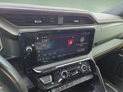 Certified 2024 GMC Sierra 1500 AT4 w/ Technology Package image 16