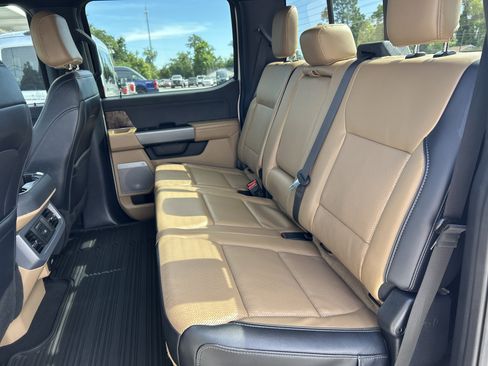 Certified 2025 Ford F250 Lariat w/ Black Appearance Package AWD/4WD image 15