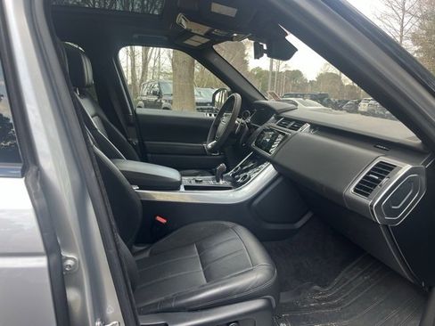 Used 2019 Land Rover Range Rover Sport HST image 11