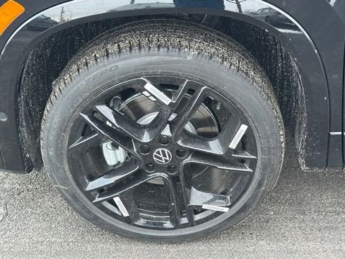 New 2026 Volkswagen Tiguan SE R-Line image 11