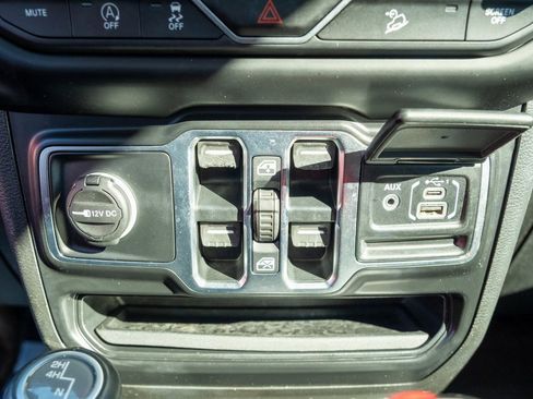 Used 2020 Jeep Wrangler Unlimited Sahara w/ Dual Top Group image 22