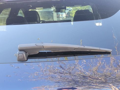 Used 2025 Genesis GV70 3.5T Sport w/ Sport Advanced Package image 9