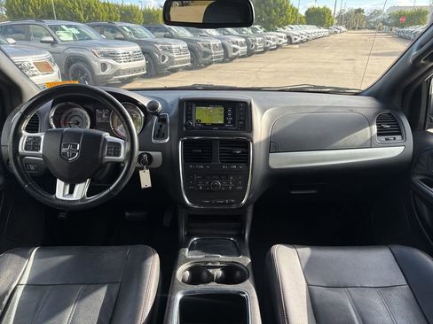 Used 2018 Dodge Grand Caravan GT image 13