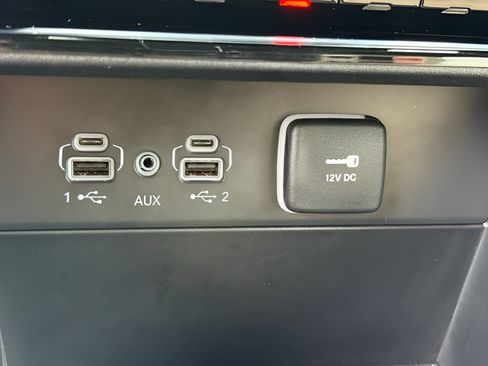 Used 2025 Jeep Grand Cherokee Limited AWD/4WD image 18