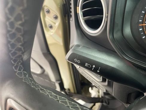 Used 2025 Jeep Gladiator Sport AWD/4WD image 18