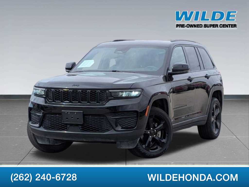 Used 2023 Jeep Grand Cherokee Altitude AWD/4WD image 1