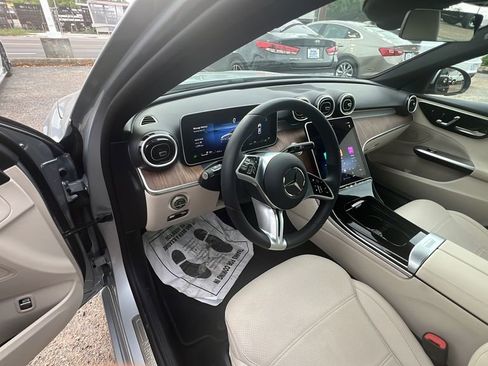 Used 2025 Mercedes-Benz C 300 Sedan image 9