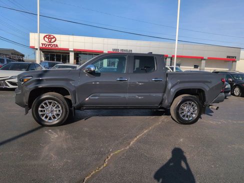 Used 2024 Toyota Tacoma Limited AWD/4WD image 2