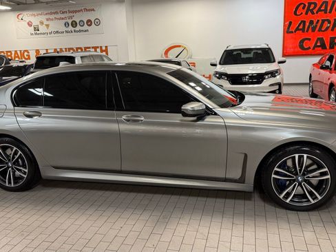 Used 2021 BMW 750i xDrive w/ Executive Package image 18