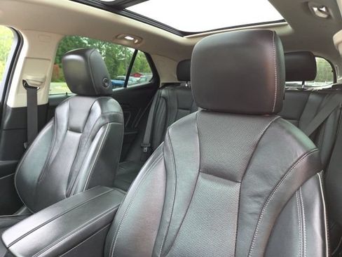 Used 2021 Buick Envision Essence w/ Sport Touring Package AWD/4WD image 25