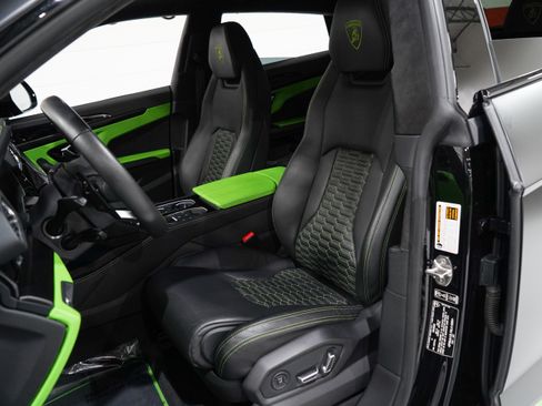 Used 2022 Lamborghini Urus AWD/4WD image 9