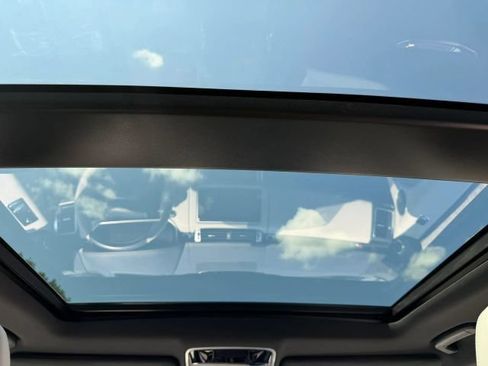 Used 2018 Land Rover Range Rover Sport SVR AWD/4WD image 29