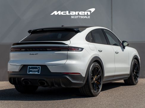 Used 2024 Porsche Cayenne Turbo GT AWD/4WD image 7
