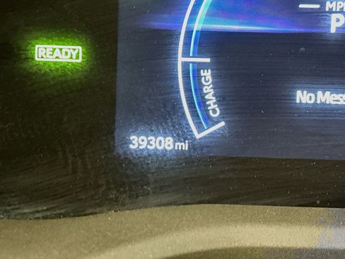 Used 2025 Toyota Camry SE FWD image 19