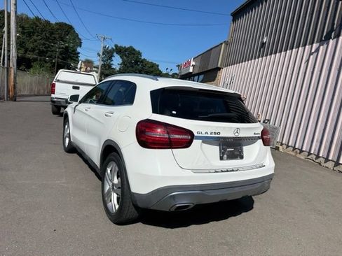 Used 2020 Mercedes-Benz GLA 250 4MATIC w/ Premium Package image 7