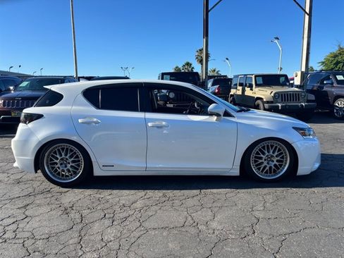 Used 2016 Lexus CT 200h FWD image 3