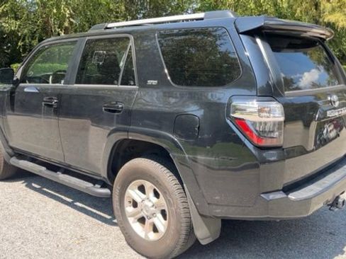 Used 2023 Toyota 4Runner SR5 AWD/4WD image 7