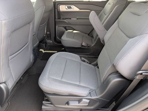 New 2026 Ford Explorer Active RWD image 7