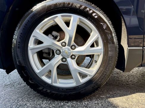 Used 2020 Chevrolet Equinox LT FWD image 23