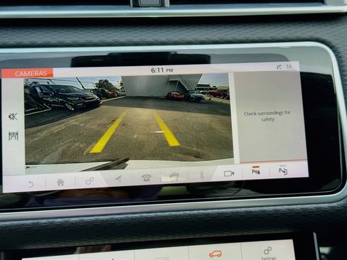 Used 2019 Land Rover Range Rover Velar R-Dynamic SE AWD/4WD image 32