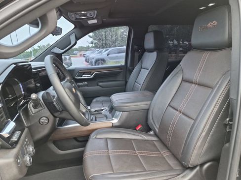 Used 2024 Chevrolet Silverado 1500 High Country w/ High Country Premium Package RWD image 23