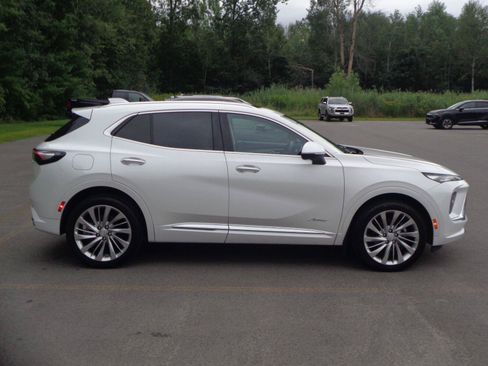 Used 2025 Buick Envision Avenir AWD/4WD image 4