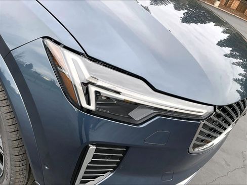 New 2026 Volvo XC90 B6 Plus w/ Protection Package Premier image 33