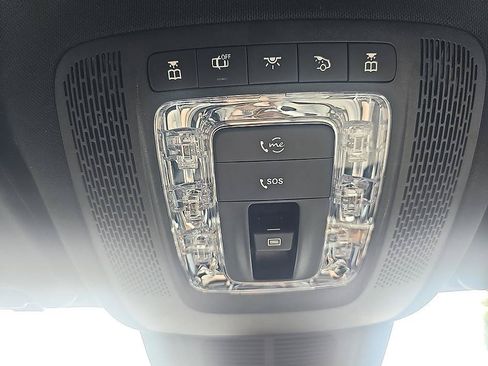 Used 2025 Mercedes-Benz GLE 450e 4MATIC image 29