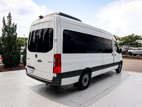 Used 2025 Mercedes-Benz Sprinter 2500 image 9